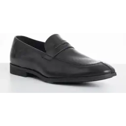 John Drake Black 32051.jpg
